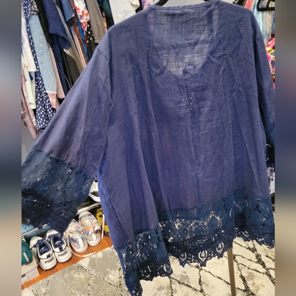 Navy Blue Embroidered Women's Top 26 Ptp - Picture 2 of 5